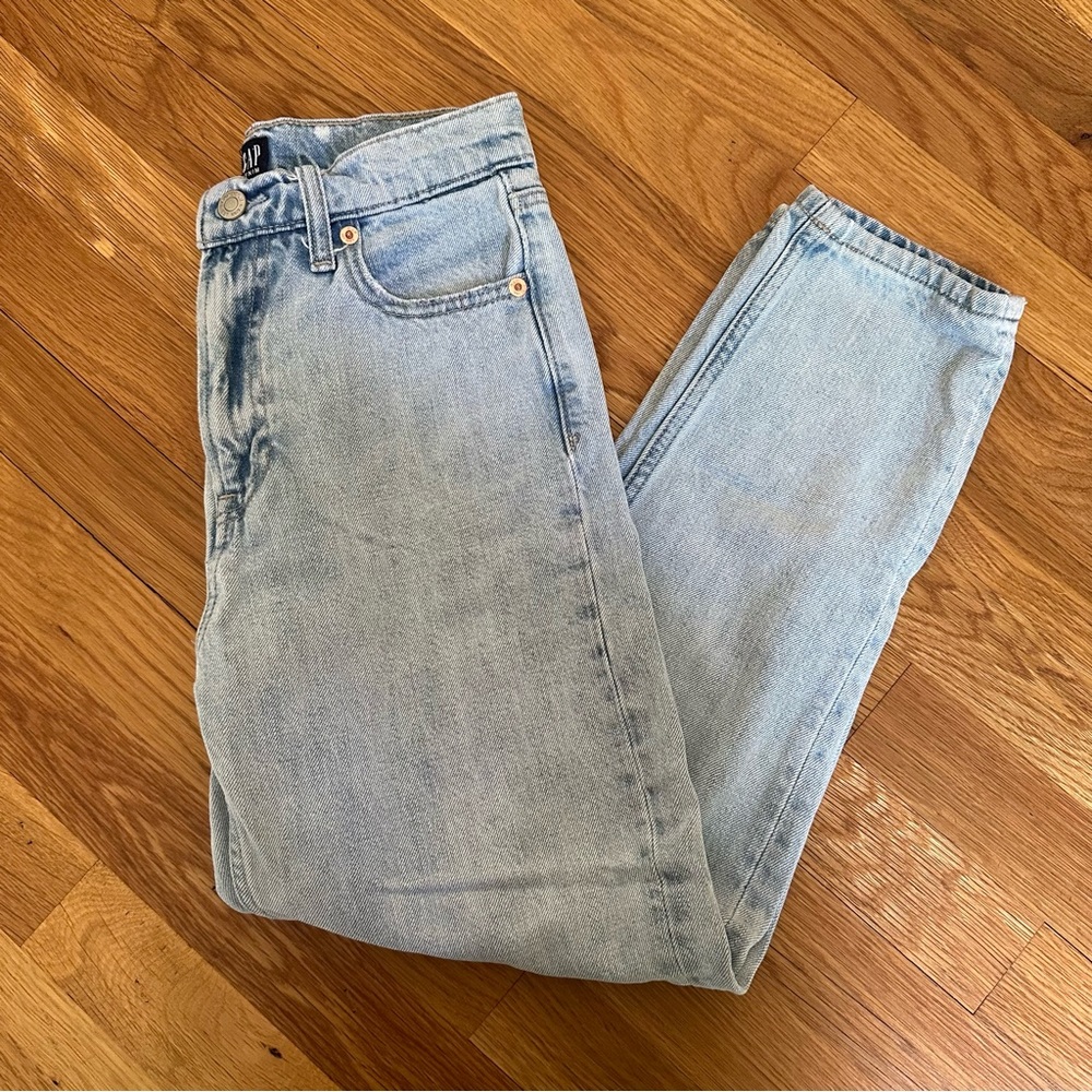 GAP light wash mom jean